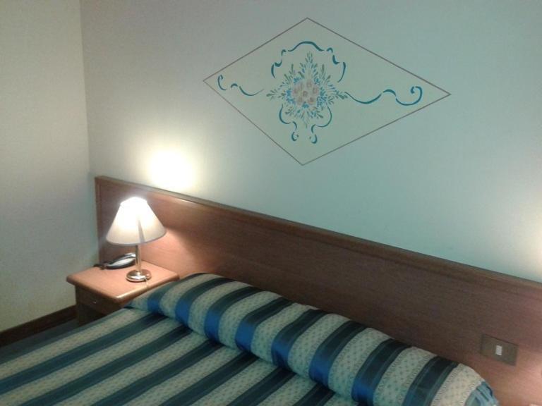 Hotel Casa Rossa Монтекатини-Терме Номер фото