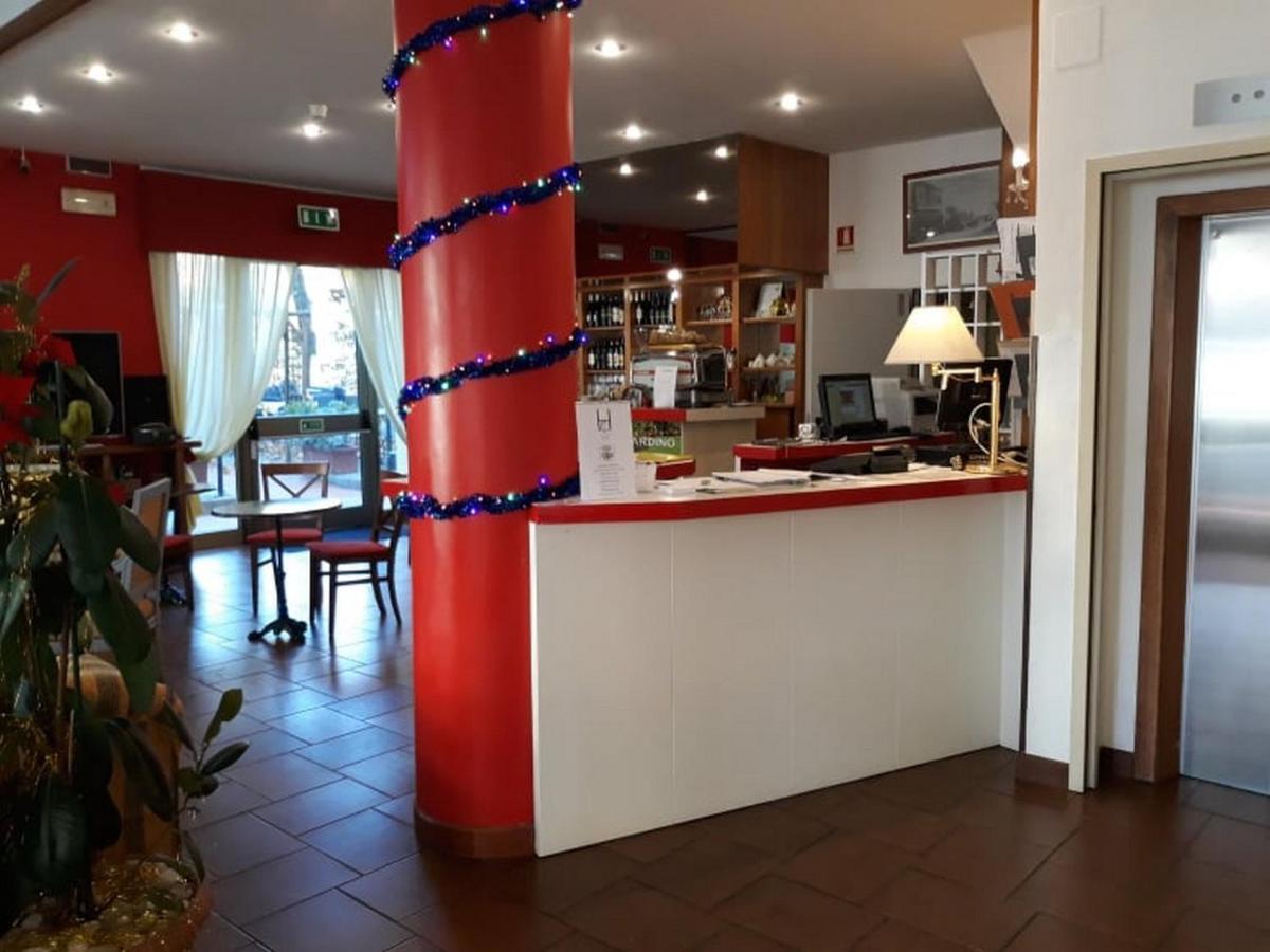 Hotel Casa Rossa Монтекатини-Терме Экстерьер фото